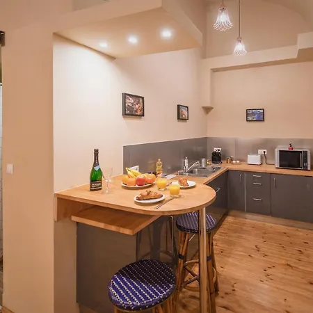 Siena Haven - Urban Suite Apartment